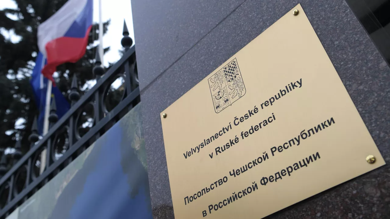 Rusia convoca al encargado de negocios checo en Moscú