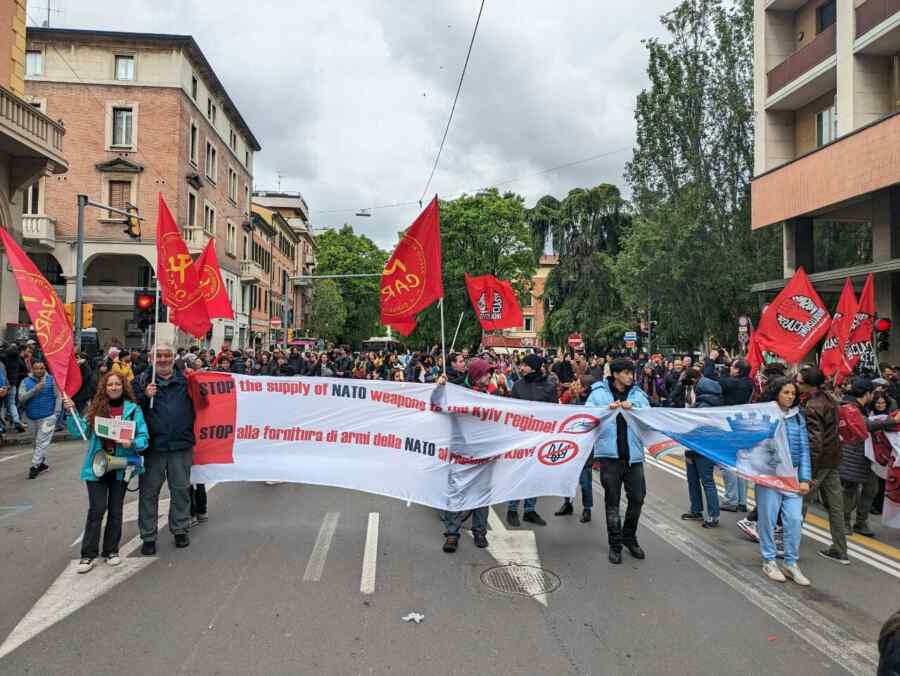 En Italia se celebró una manifestación contra la política militarista de Occidente.
