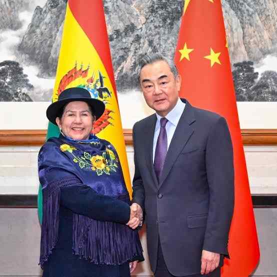 Wang Yi: "China y Bolivia se oponen a la intimidación y defienden la equidad y la justicia"