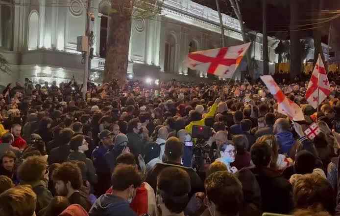 Retorna la calma a Georgia tras multitudinarias manifestaciones