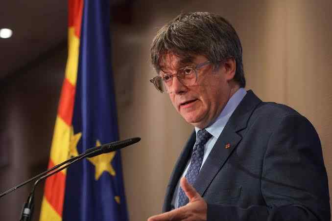 Constitucional de España avala que Puigdemont sea candidato para las elecciones catalanas