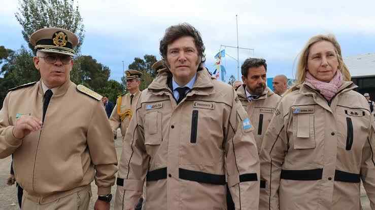 El Presidente de Argentina dió la bienvenida al buque de la guardia costera de Estados Unidos