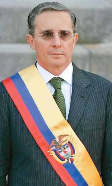 Uribe propone una "amnistía política" en Colombia tras ser llamado a juicio
