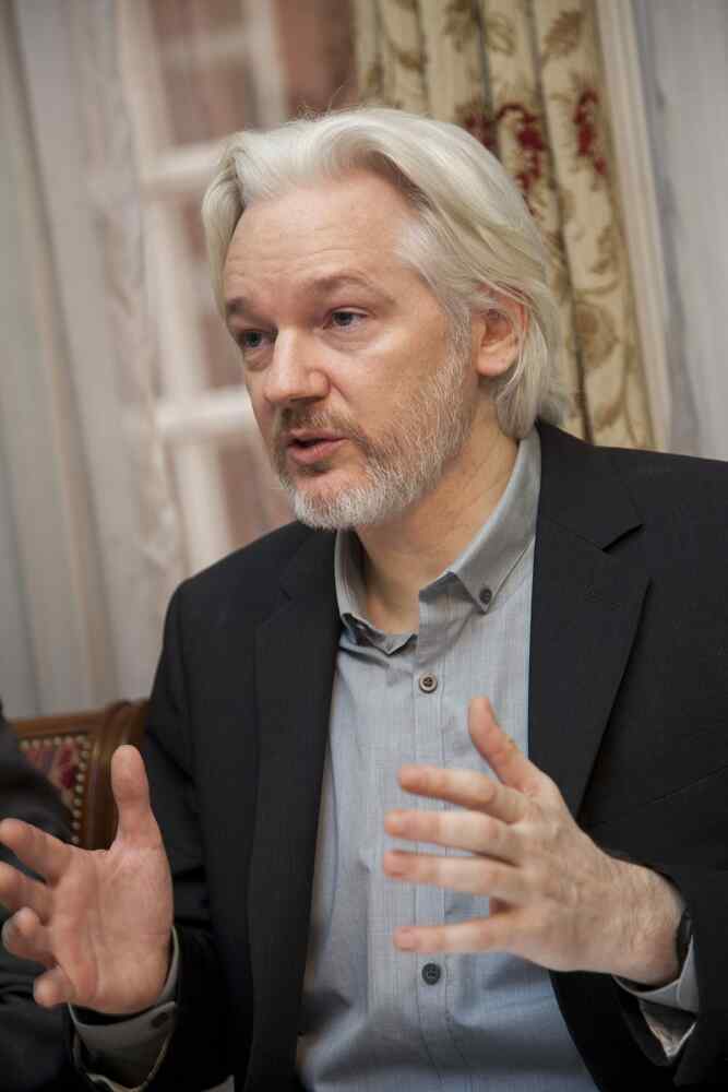 López Obrador califica de injusta permanencia de Assange en prisión