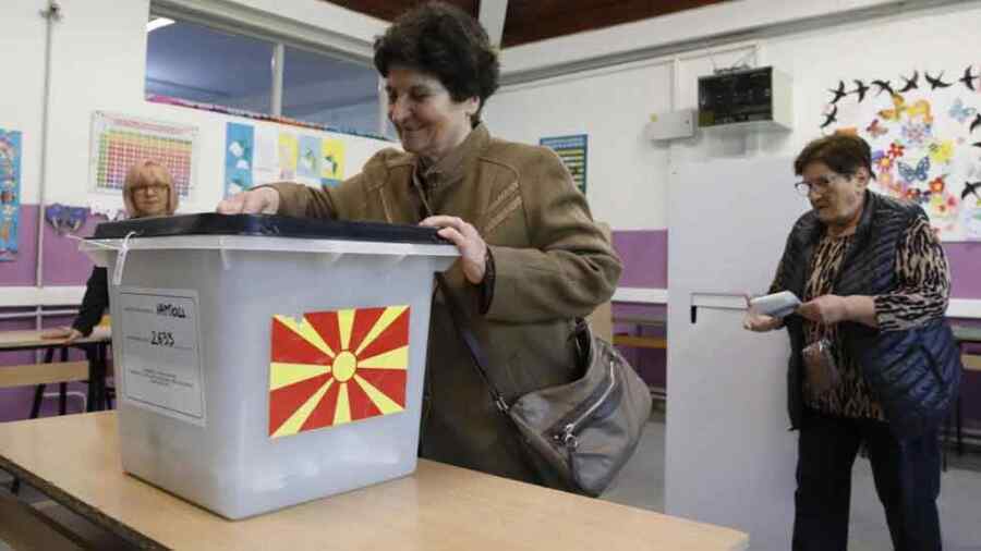 Macedonia del norte va a segunda vuelta de elecciones presidenciales