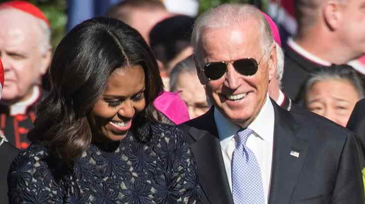 Biden renunciaría a la reelección y propondría a Michelle Obama en su lugar
