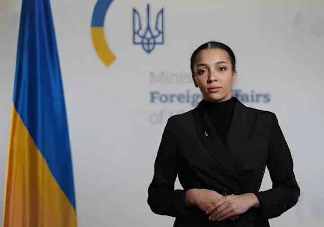 Portavoz virtual de la Cancillería causa un escándalo en Ucrania