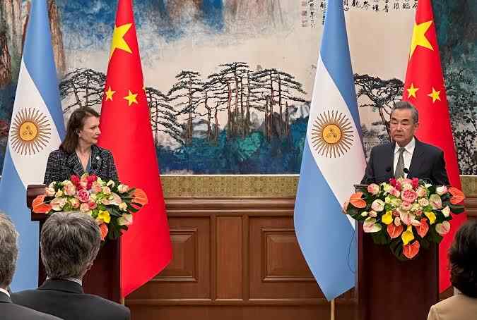 China está preparada para ser un "socio fiable" de Argentina y ayudarle en las finanzas